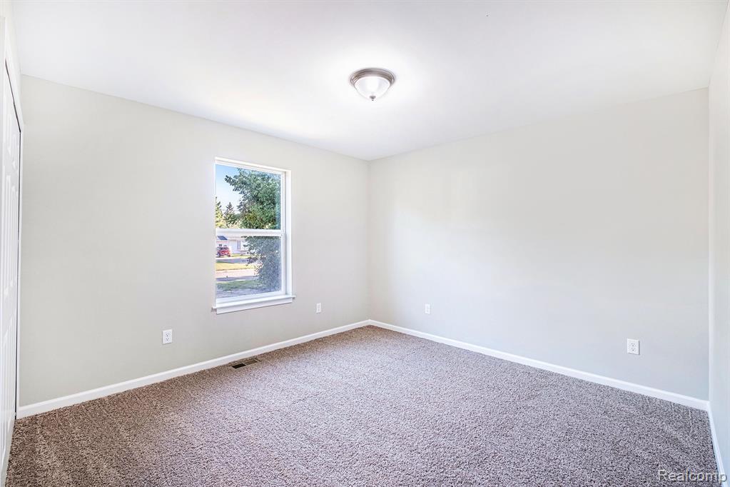 4350 Chicory Lane, Burton, MI 48519 — Photo 9