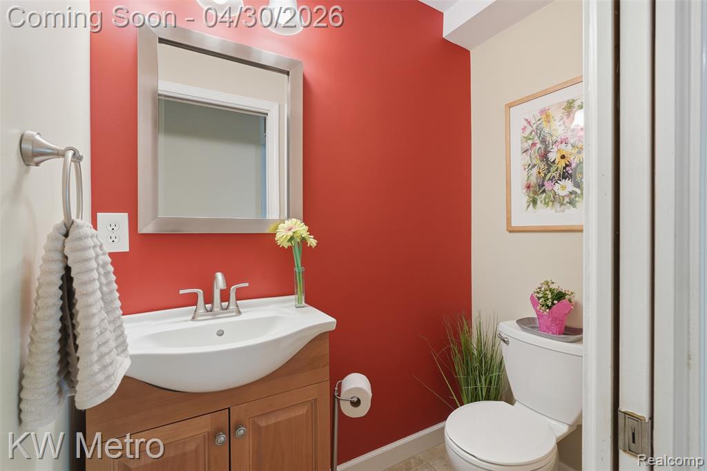 34180 Schulte Drive, Farmington, MI 48335 — Photo 18
