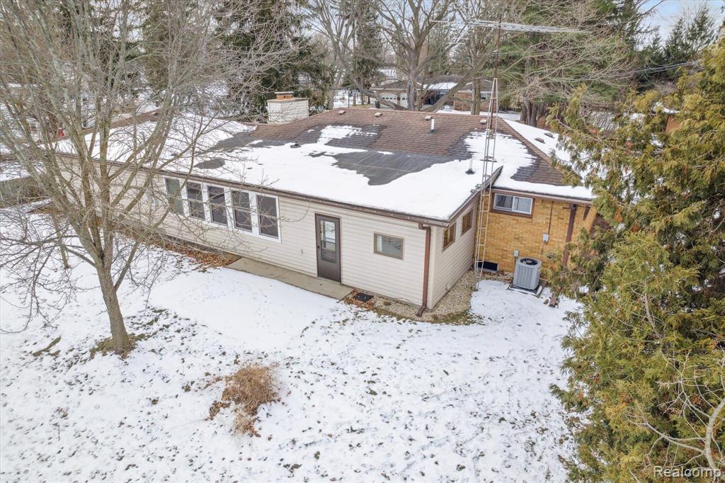 310 TAYLOR Lane, Chelsea, MI 48118 — Photo 49