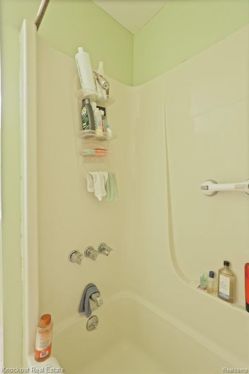 858 Zehnder Drive, Frankenmuth, MI 48734 — Photo 32