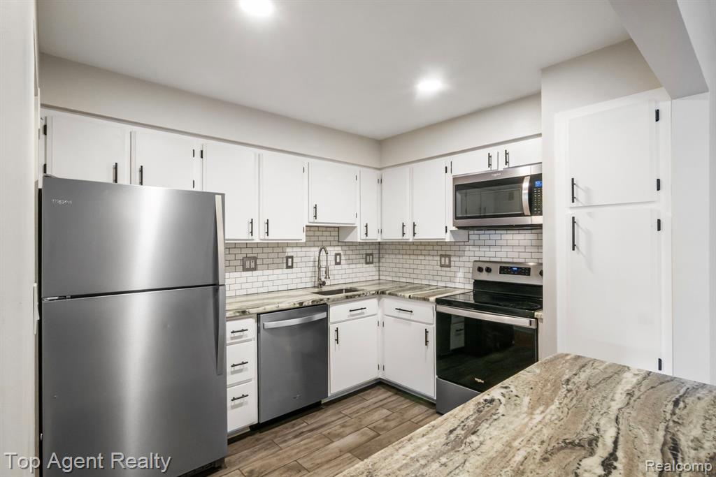 8353 Kennedy Circle, Warren, MI 48093 — Photo 19