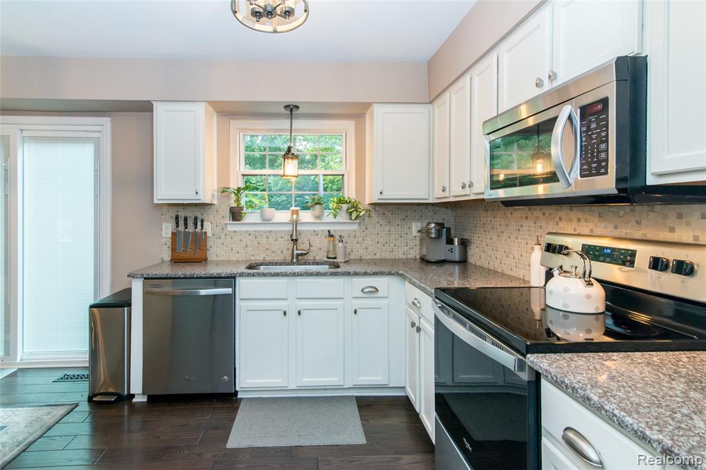 45234 Prestbury Road, Canton, MI 48187 — Photo 22
