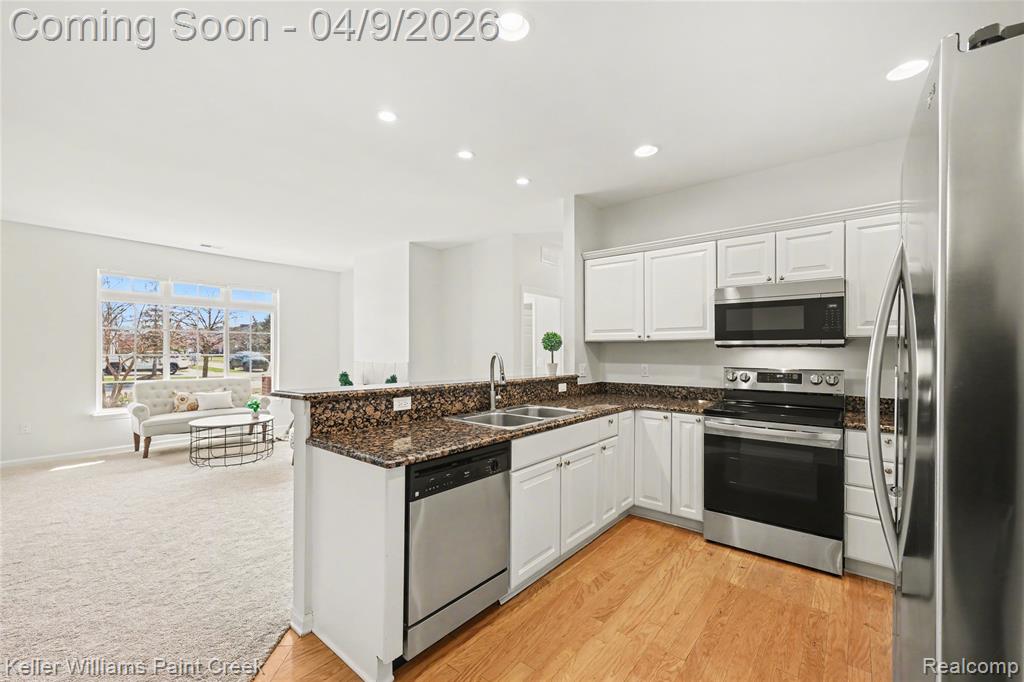 5397 Twin Oaks Drive, Sterling Heights, MI 48314 — Photo 8
