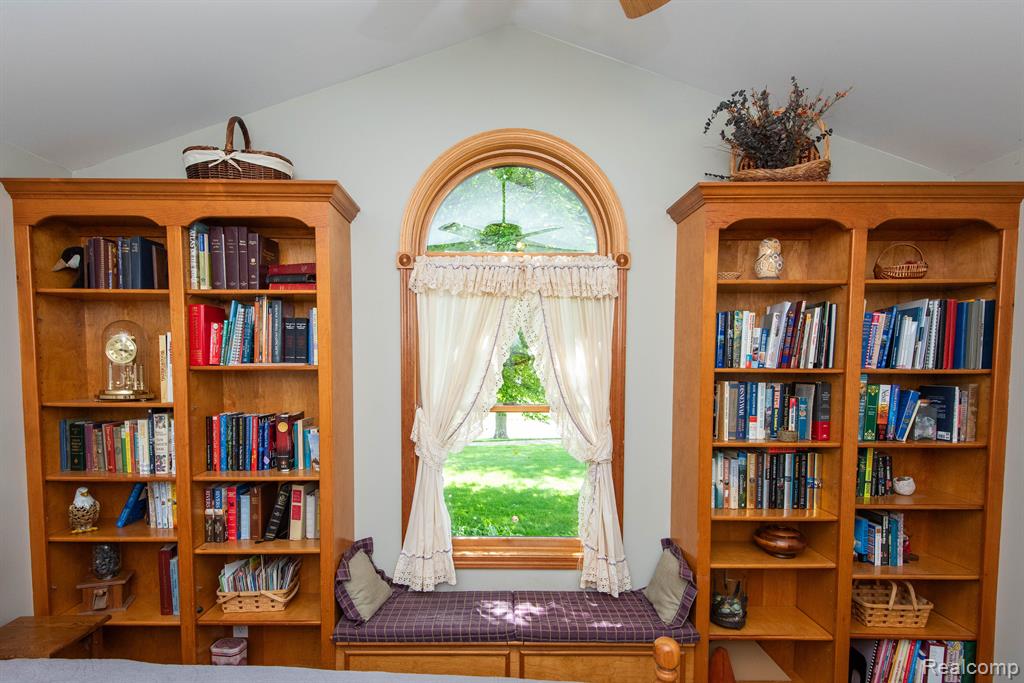 906 VILLAGE Drive, Davison, MI 48423 — Photo 20