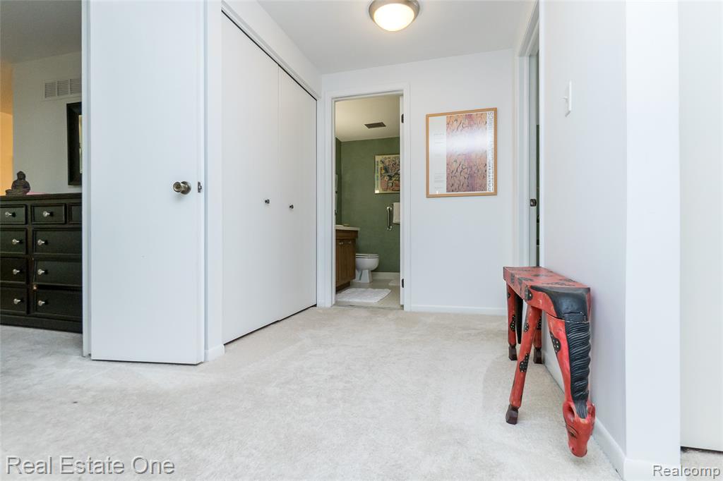 7308 Creek View Circle, West Bloomfield, MI — Photo 29