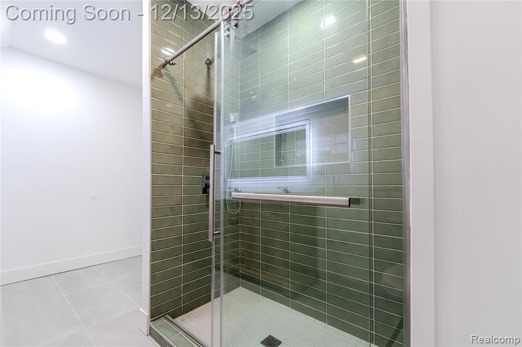 2433 Fischer Street, Detroit, MI 48214 — Photo 14