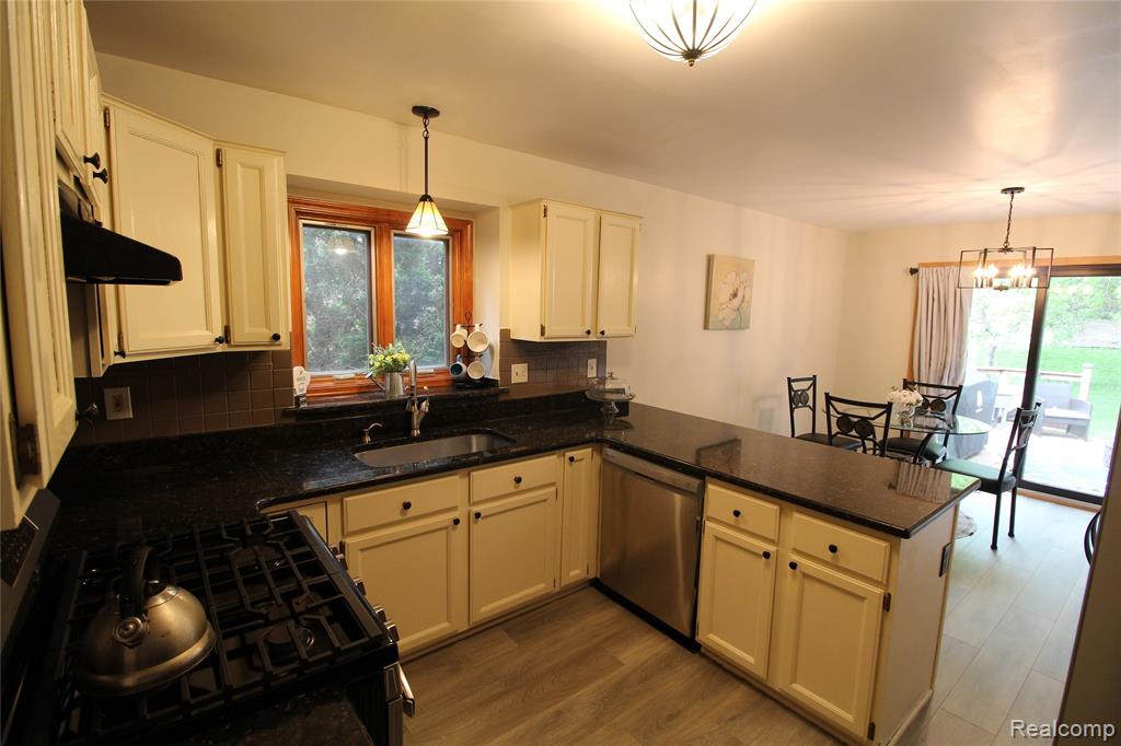 15743 Greenview, Fraser, MI 48026 — Photo 13