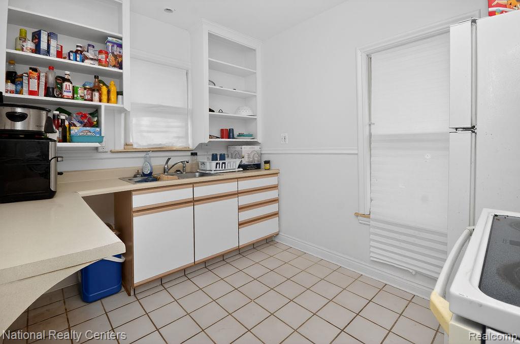 15105 Maplewood Avenue, Eastpointe, MI 48021 — Photo 14