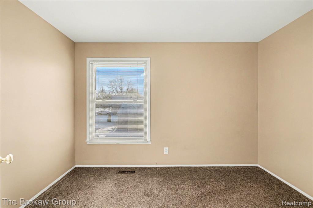 1472 Hunters Ridge Court, Davison, MI 48423 — Photo 10