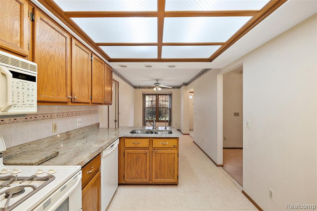 42590 Schienle Lane, Clinton Twp, MI 48038 — Photo 35