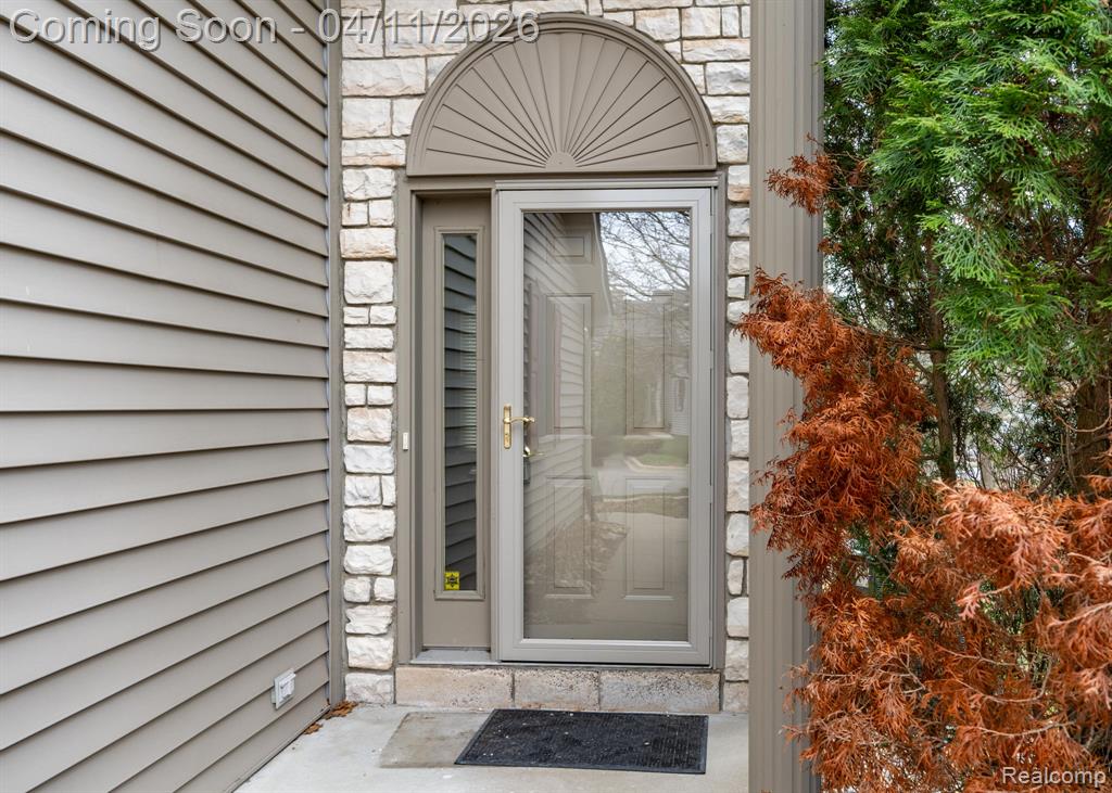 282 Stratford Lane, Lake Orion, MI — Photo 5