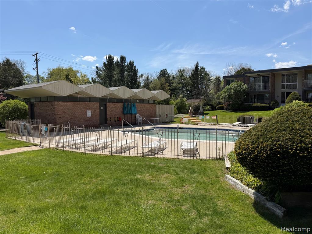 4043 W Maple, D 101, Bloomfield Hills, MI 48301 — Photo 26