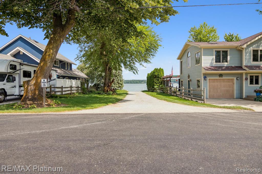 11181 W FERNDALE Drive, Manitou Beach, MI 49253 — Photo 15