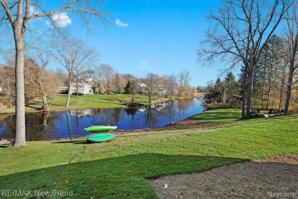 311 CAROLINE Street, Milford, MI 48381 — Photo 8