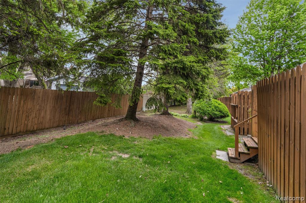 44500 Meadowcreek Lane, Canton, MI 48187 — Photo 37