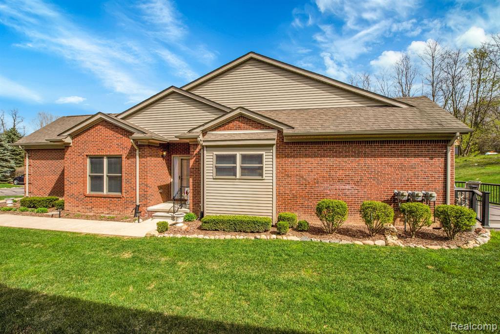 9549 KINGSWAY Circle, Clarkston, MI 48348 — Photo 3
