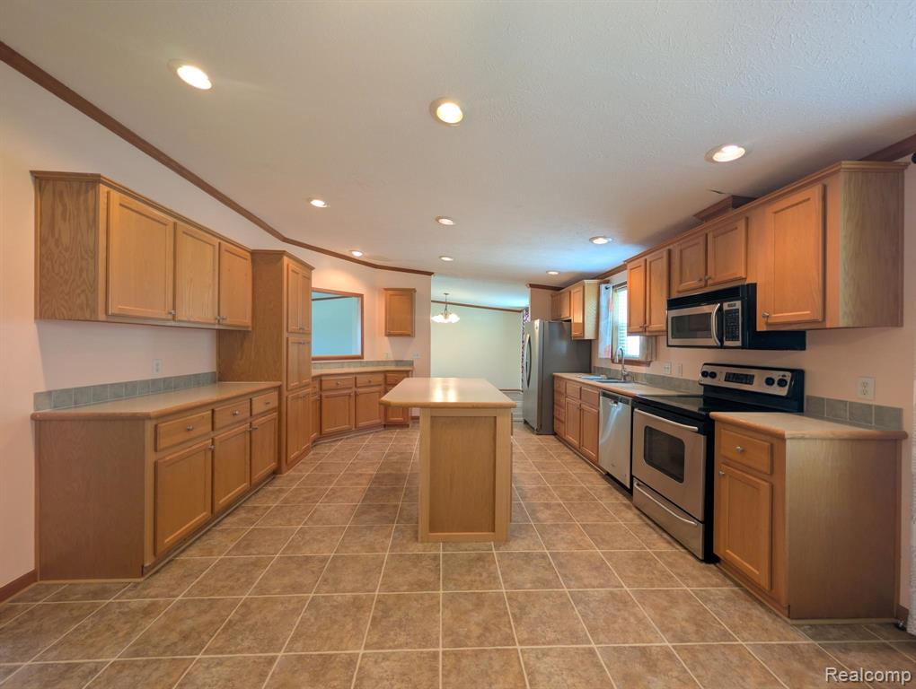 11766 Village Pines Court, South Lyon, MI 48178 — Photo 13