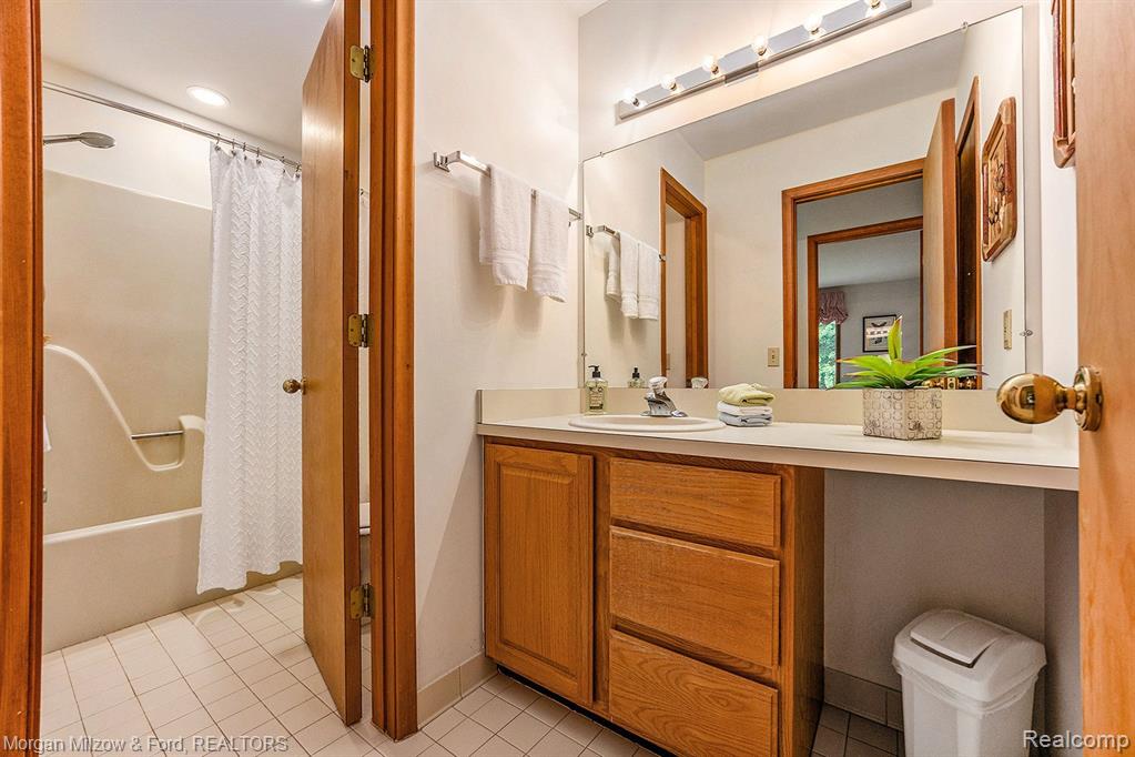 5036 CLARKSTON Road, Clarkston, MI 48348 — Photo 22