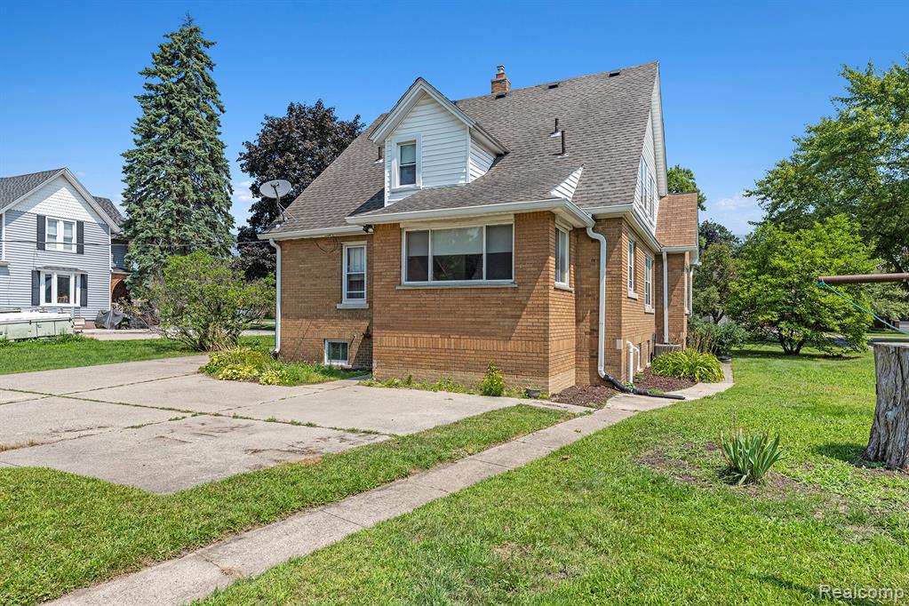 8238 Clinton River Road, Sterling Heights, MI 48314 — Photo 26