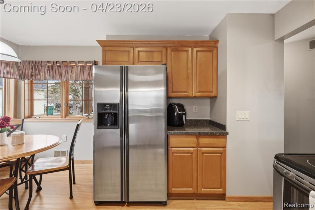 2309 Wood Creek Court, Burton, MI 48519 — Photo 14