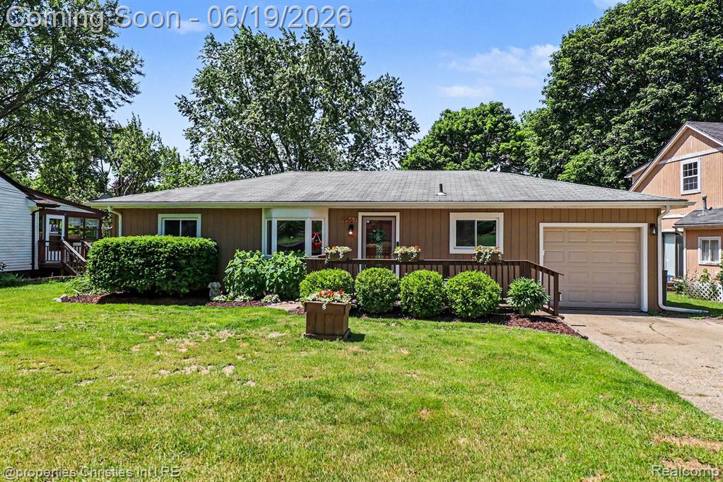 9567 Susin Lane, Clarkston, MI 48348 — Photo 35