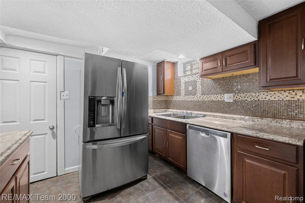 6244 Kendal Street, Dearborn, MI 48126 — Photo 20