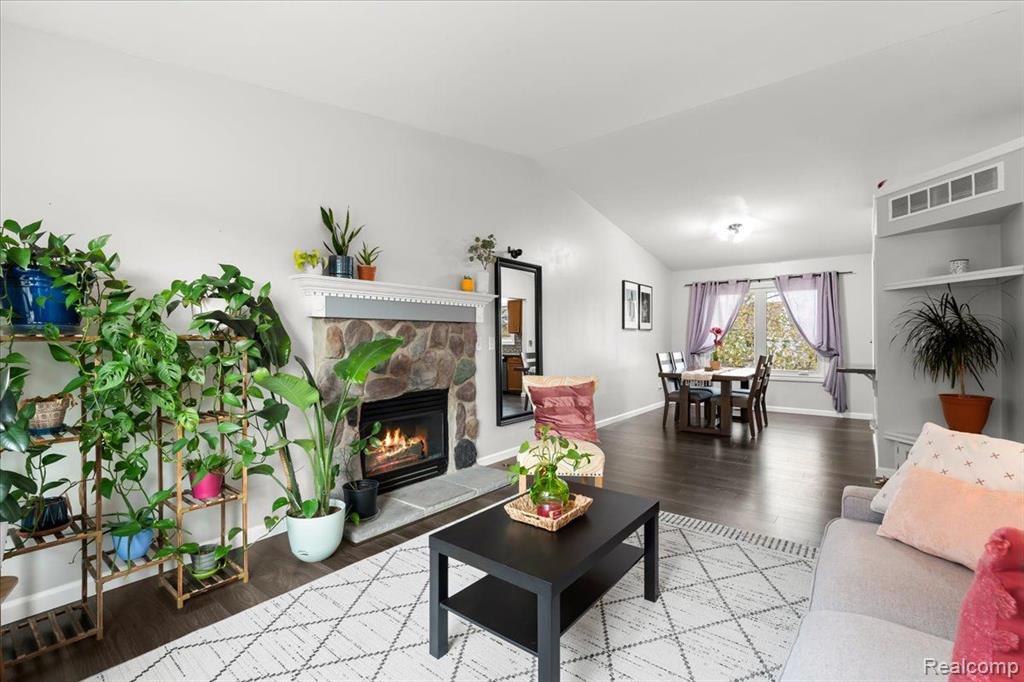 7247 SPY GLASS Lane, Ypsilanti, MI 48197 — Photo 13