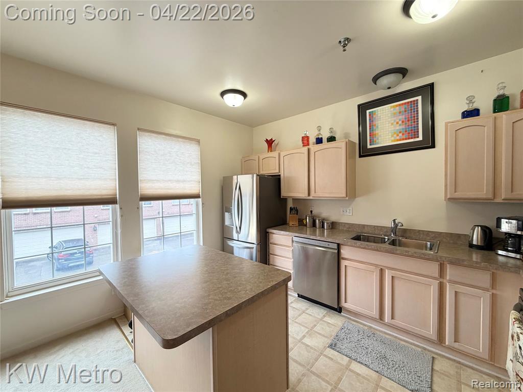 25409 Saint James, Southfield, MI 48075 — Photo 11