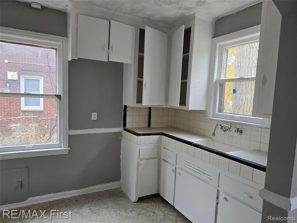 8239 Manor Street, Detroit, MI 48204 — Photo 6
