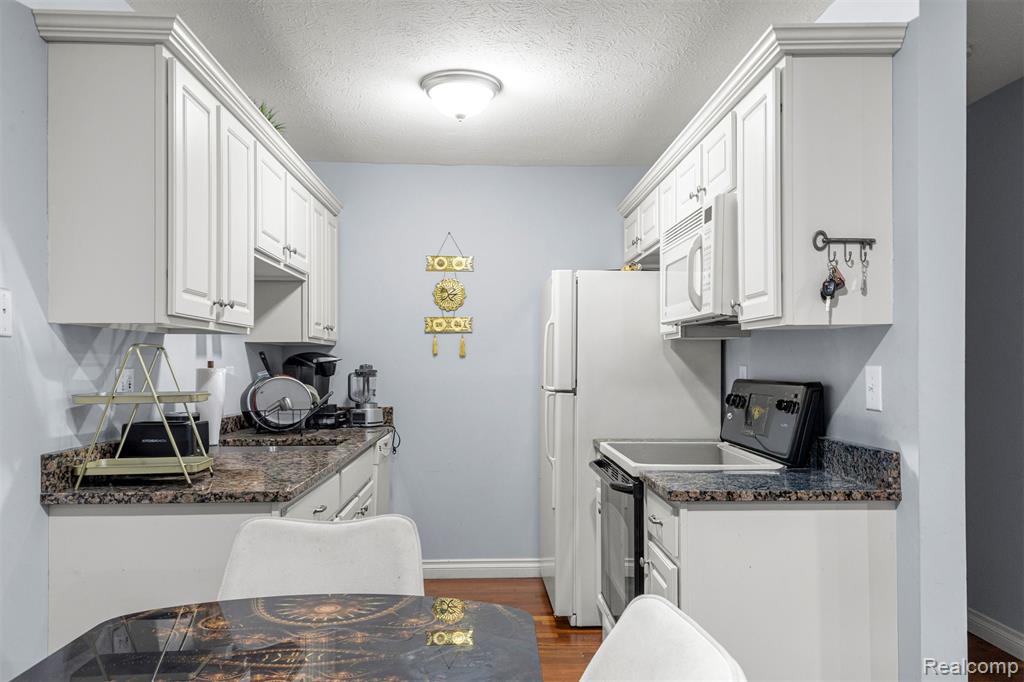 705 Randolph Street, Northville, MI 48167 — Photo 16