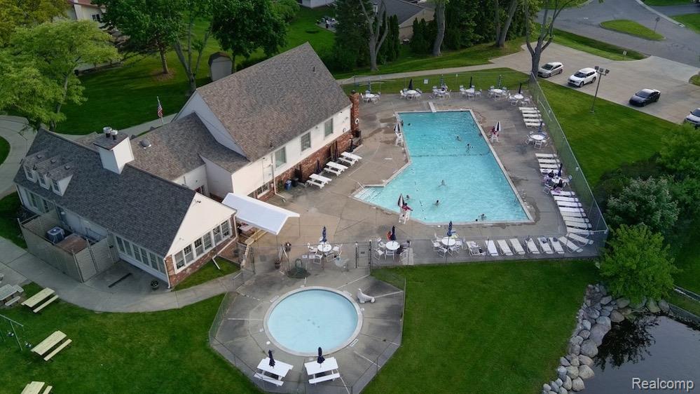 1065 Equestrian Drive, South Lyon, MI, 48178