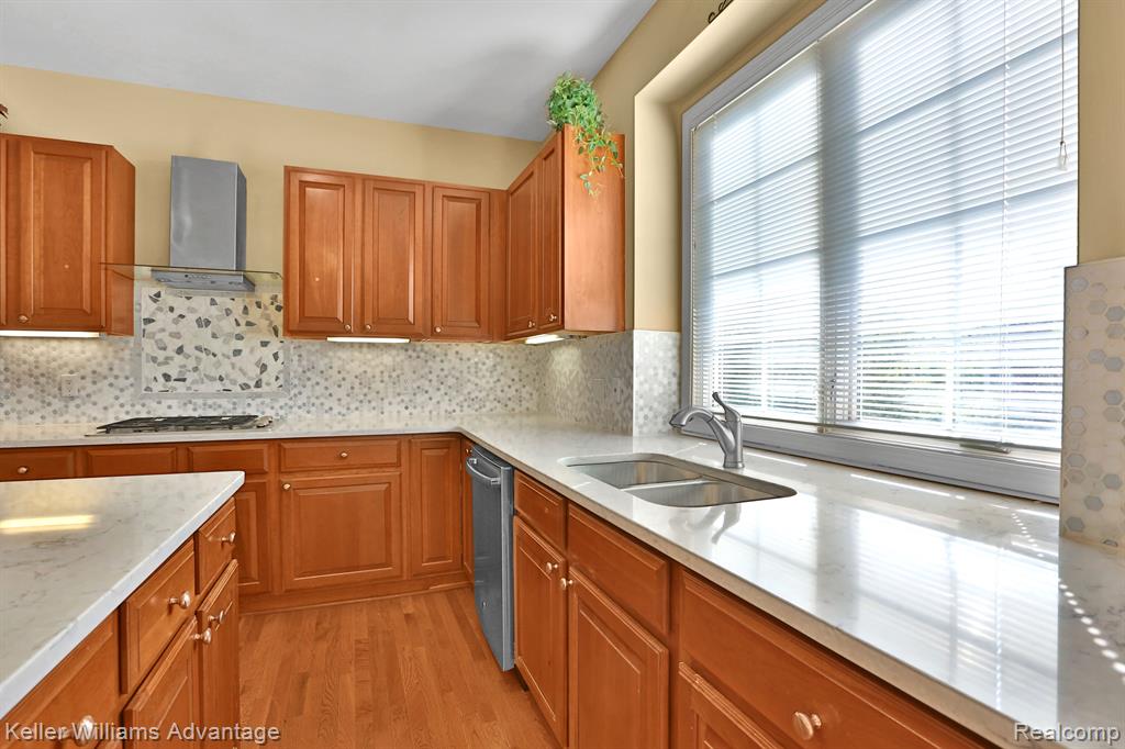 17549 WHITE PINE Ct., Northville, MI 48168 — Photo 17