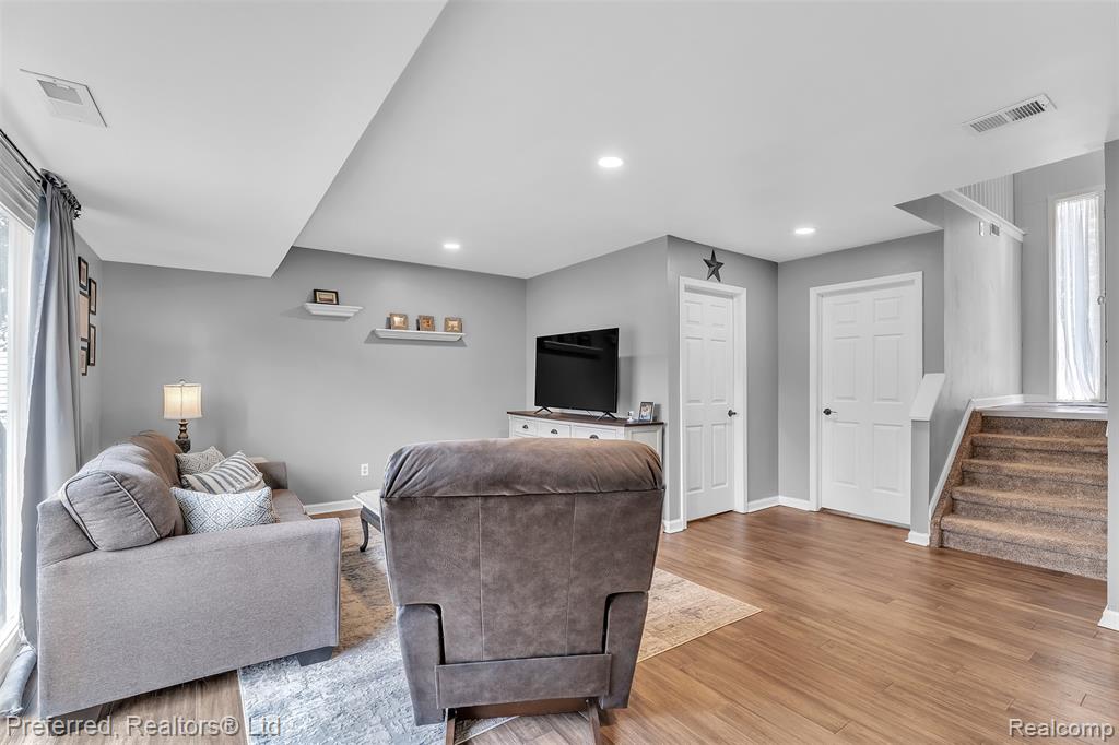7363 Hideaway Drive, Ypsilanti, MI 48197 — Photo 28