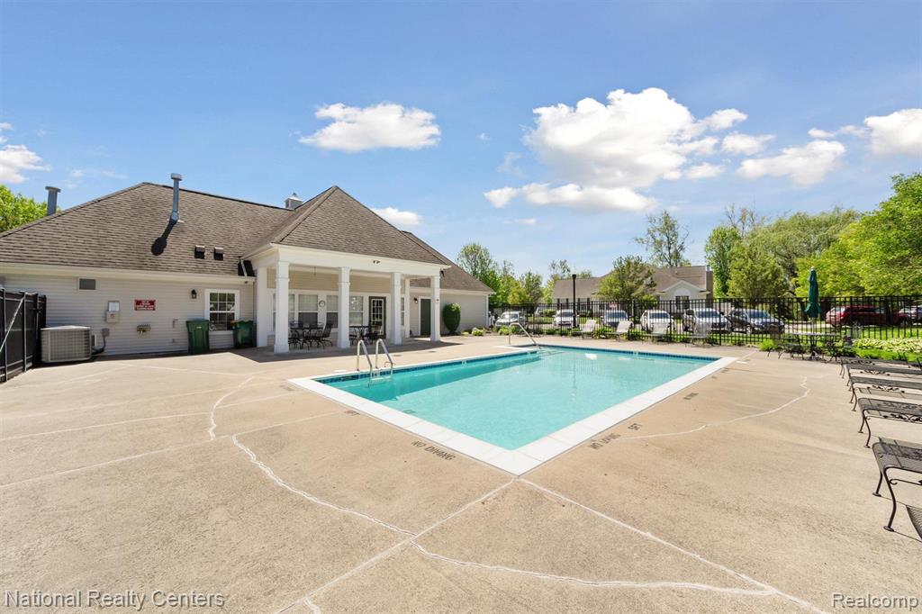 5639 HEATHLAND Circle, Clarkston, MI — Photo 32