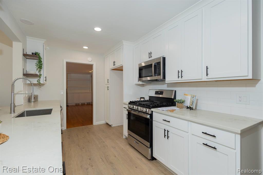 6407 Buxton Court, West Bloomfield, MI — Photo 4