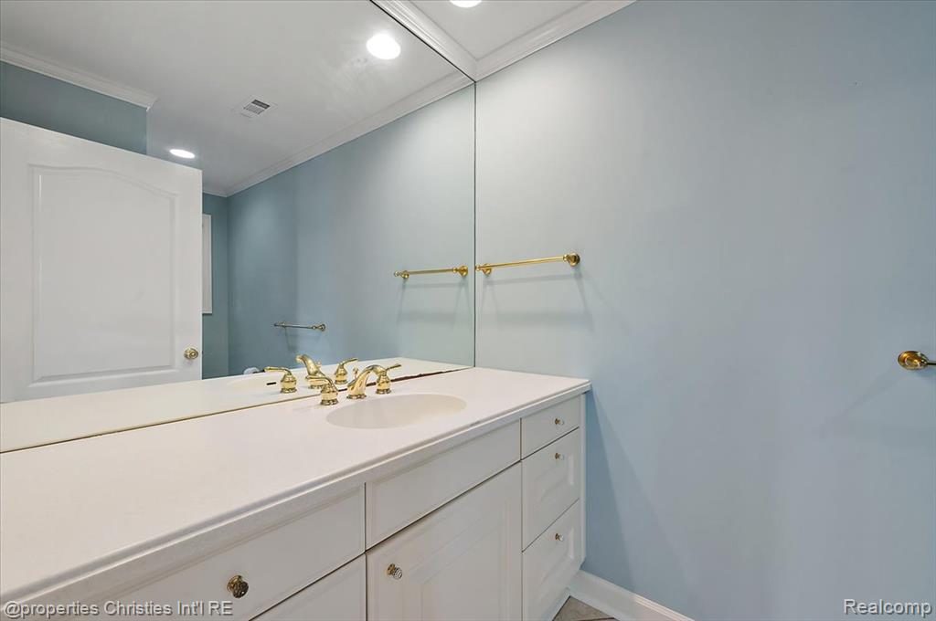 400 Hamilton Road, Bloomfield, MI 48301 — Photo 54
