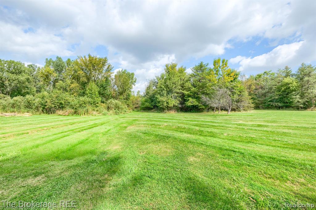 8439 Burpee Road, Grand Blanc, MI 48439 — Photo 43