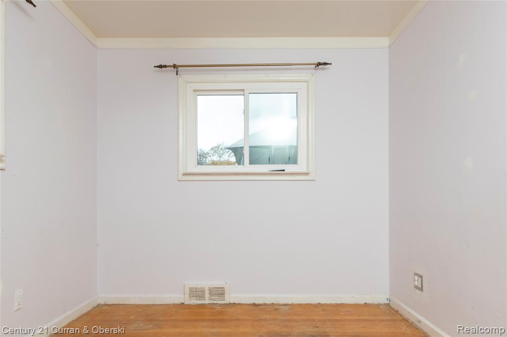 7077 Deering Street, Garden City, MI — Photo 19