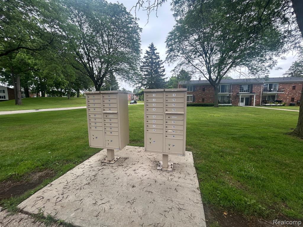 436 S FOX HILLS DR APT 5, Bloomfield Hills, MI 48304 — Photo 26