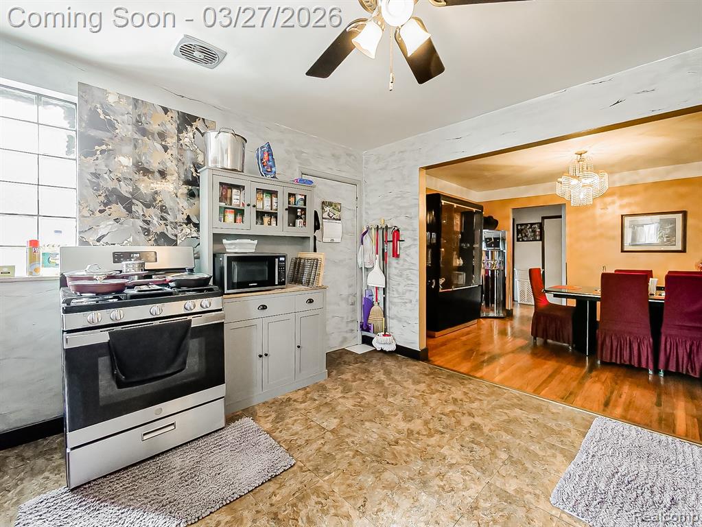 115 W Elza Avenue, Hazel Park, MI 48030 — Photo 5