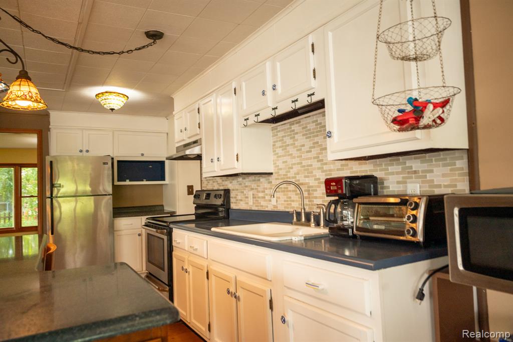 3236 Shady Oak Drive, Columbiaville, MI 48421 — Photo 11