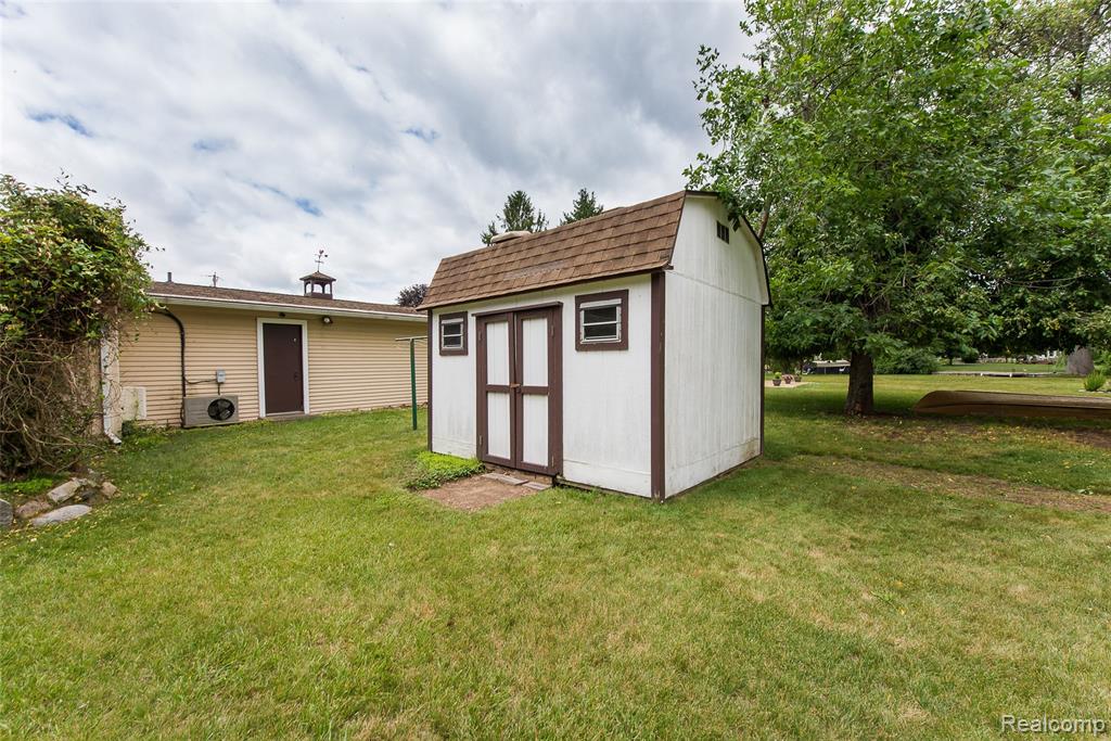 1165 Camelot Drive, Pinckney, MI 48169 — Photo 38