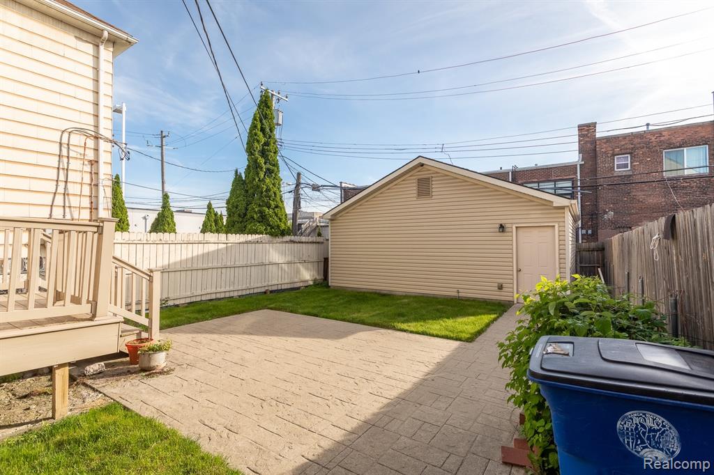 9345 Mitchell Street, Hamtramck, MI 48212 — Photo 24