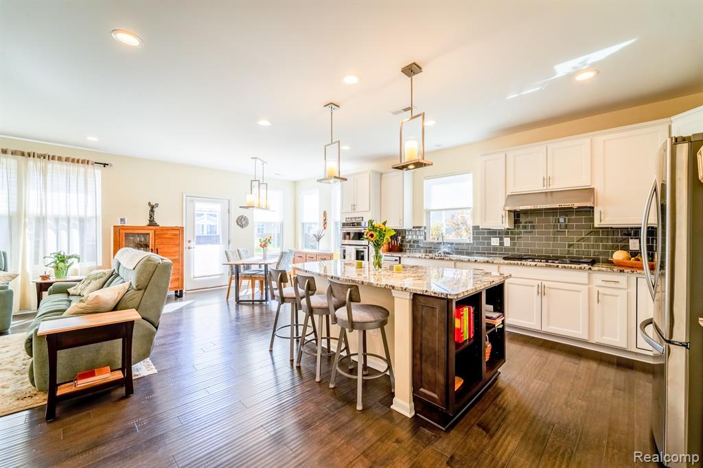 24279 Walloon Way, Flat Rock, MI 48134 — Photo 14