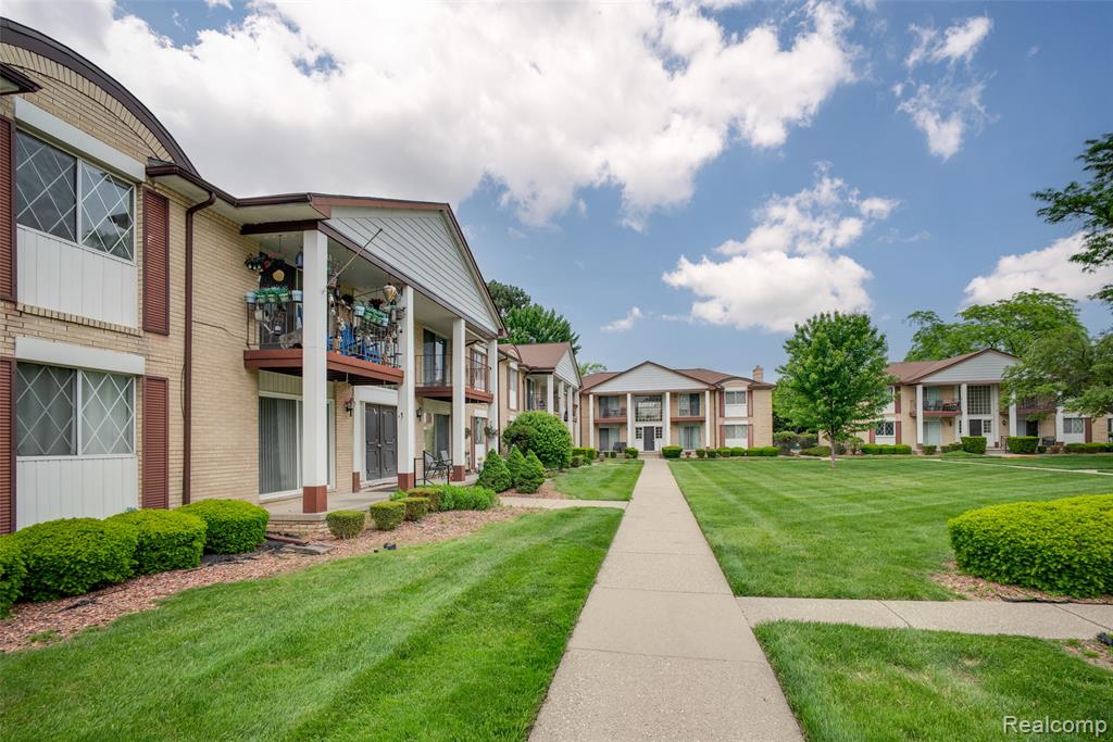 29200 Gloede Drive, 139, Warren, MI 48088 — Photo 18