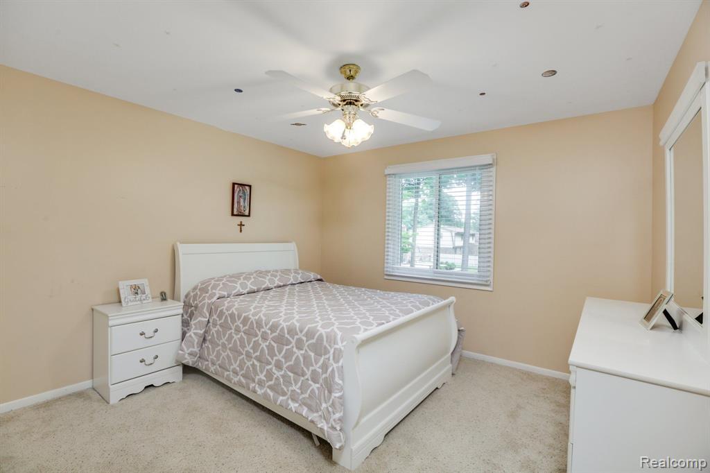 48124 LIBERTY Drive, Shelby Twp, MI 48315 — Photo 24