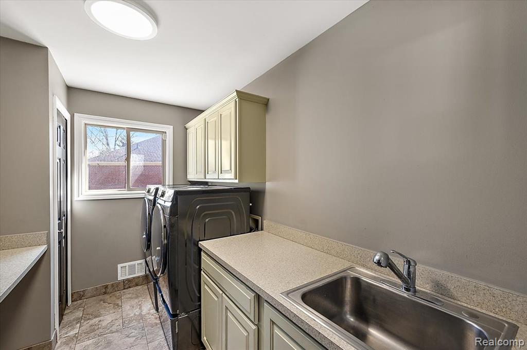49931 Shelby Creek Drive, Utica, MI 48317 — Photo 35