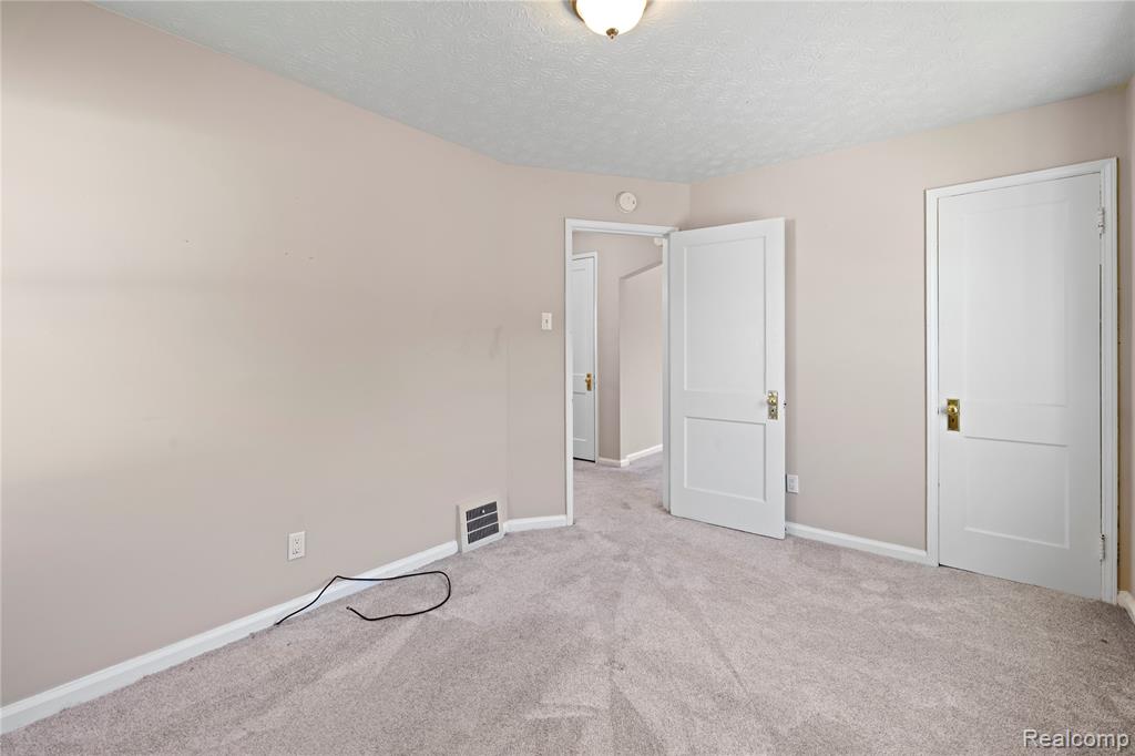 7604 Robinson Avenue, Allen Park, MI 48101 — Photo 9