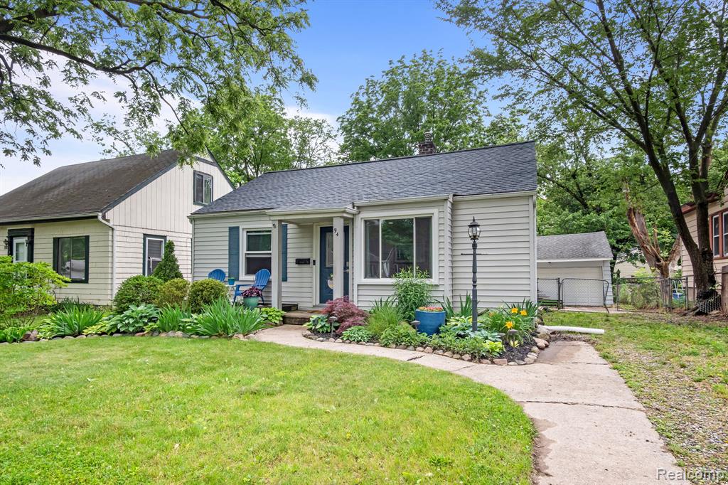 94 S Tilden Avenue, Waterford, MI 48328 — Photo 2