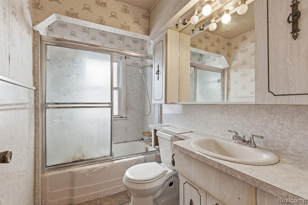 6000 Penrod Street, Detroit, MI 48228 — Photo 12